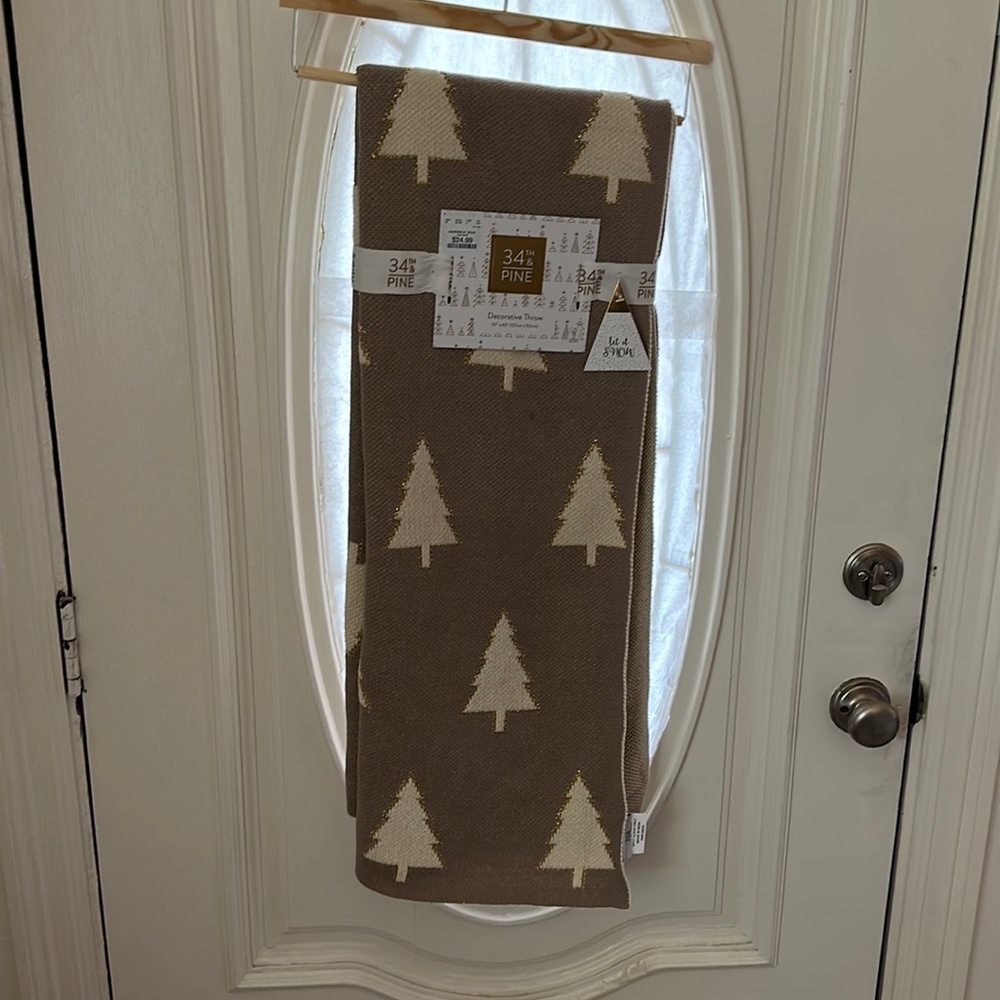 Christmas Tree Gold & Cream Throw Blanket